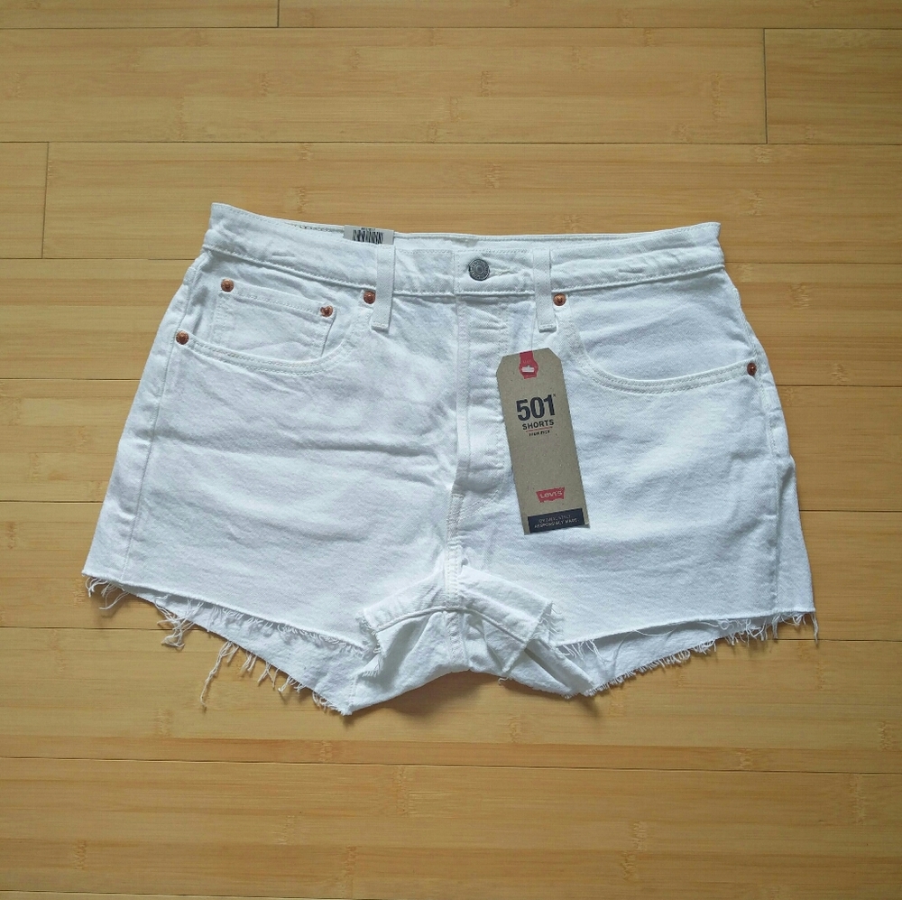 -NWT- Levi's 501 High Rise Shorts 30